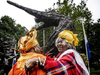 Alleen herdenken niet genoeg tijdens Herdenkingsjaar Slavernijverleden, zeggen experts