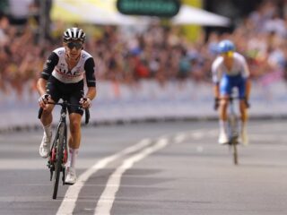 Lucas Hamming on Tour: Wonderwall en de tweelingbroers Yates