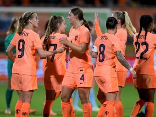 Dit brengt de Oranjeleeuwinnen dichterbij de winst, zegt deze prestatiecoach