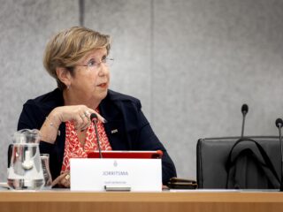 Jorritsma sluit nieuwe verkiezingen niet uit na asieldiscussie in Eerste Kamer: 'Risicovol gedrag van D66'