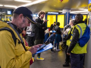 Treinverkeer in grote delen van het land plat door storm Poly
