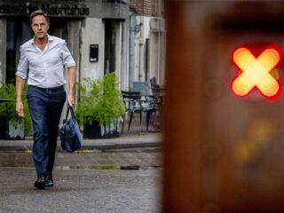 'Crisis maken van asielzoekers heel kinderachtig, kabinet moet zich schamen'