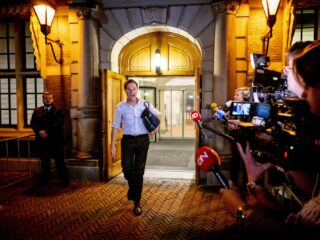 Opstelling Mark Rutte: 'Hij ziet politiek als een spel'
