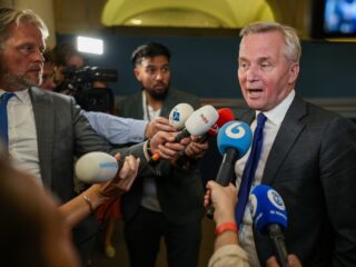 Demissionair staatssecretaris Van den Burg tegen Kamer: verklaar spreidingswet niet controversieel