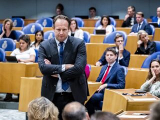 Waarom 250 Kamerleden te veel zijn (of juist te weinig)