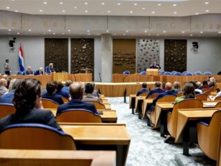 Stand.nl: 'Nieuwe gezichten gaan het vertrouwen in de politiek herstellen'