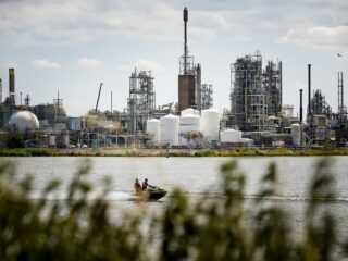 Omwonende Kees wil Chemours dicht hebben: 'In de wijk staat een kankerflat'