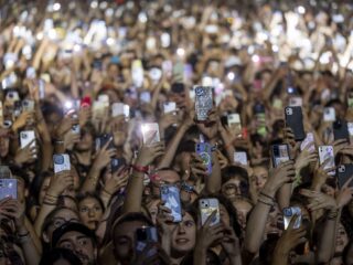 Neuropsycholoog Erik Matser slaat alarm over schermverslaving: 'Er dreigt een gezondheidscrisis'