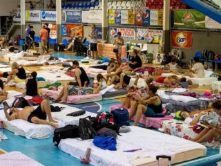 Stand.nl: 'Reisorganisaties moeten bij natuurgeweld meer verantwoordelijkheid nemen voor hun toeristen'