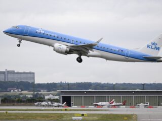 Waarom we in het vliegtuig steeds vaker met turbulentie te maken krijgen