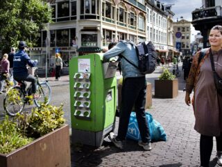 Statiegeldverzamelaars starten vakbond: Is iets werk als het niet wordt erkend?