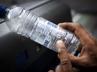 Stand.nl: 'Het inleveren van statiegeldflesjes is te veel gedoe'