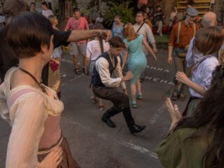 In Oekraïne gaat het gewone leven door: 'In een koffiebar is het even geen oorlog'