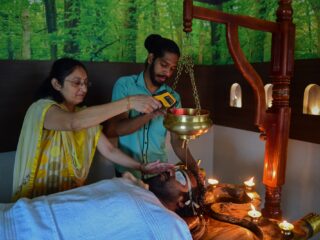 De eerste top over traditionele geneeswijzen in India