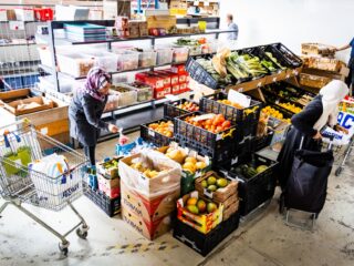 Meer mensen leven in armoede, stijging voor het eerst sinds vijf jaar