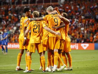 Oranje komt op stoom in EK-kwalificatie: 3-0-zege op Griekenland