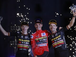 Jumbo-Visma laat Kuss Vuelta winnen: 'Dit had uit de klauwen kunnen lopen'