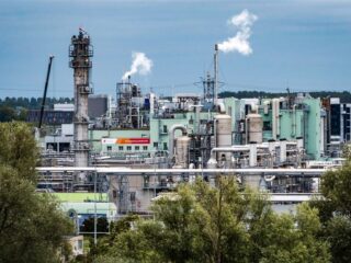 Stand.nl: 'Het is een gotspe dat Chemours niet meteen gesloten kan worden'