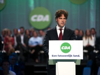 CDA-leider Bontenbal roept minister Yeşilgöz op: opschieten met voetbalmeldapp