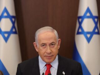 Kritiek op Netanyahu zwelt aan: 'Bezoek aan rampgebied komt veel te laat'