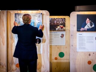 Stilstaan bij corona aan de hand van foto's: 'Het is niet mijn mooiste foto, maar wel tekenend voor die tijd'