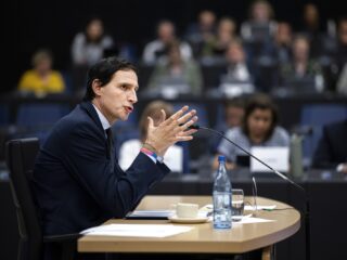 GroenLinks-Europarlementariër Bas Eickhout viert aanstelling Wopke Hoekstra