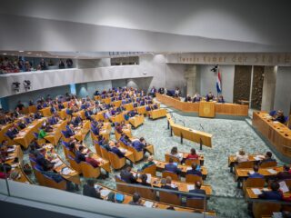 Kamerleden spraken één op de twintig keer ook voor andere partijen