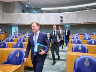 Politiek: 'Den Haag is een moeras waar je steeds verder in wegzakt'