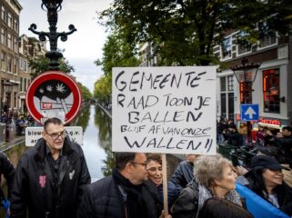 Het erotisch centrum: dé oplossing tegen oplopend toerisme, of een verschuiving van het morele vacuüm?