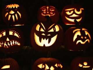 Staan er tijdens Halloween wel eens échte slechteriken aan de deur?