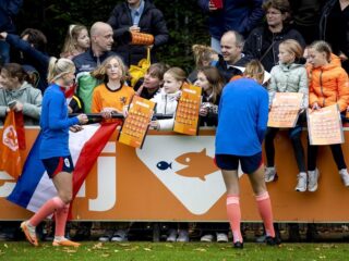 Stand.nl 'Een professionele voetbalclub voor alleen vrouwen is een goed idee'