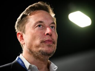 Moet Elon Musk een rol kunnen spelen op het oorlogstoneel?