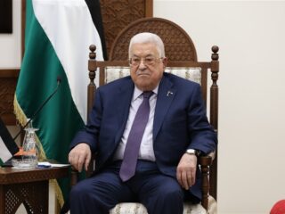 Podcast De Dag: Mahmoud Abbas, 'schoothond van Israël'