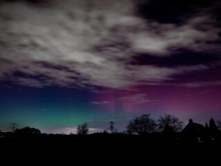 Wat is de beste plek en het beste moment in Nederland om het noorderlicht te zien?