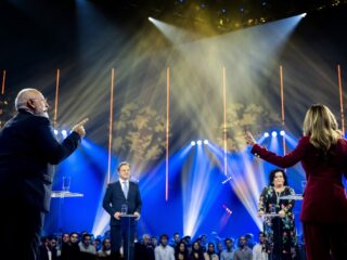 Moeten politici tijdens debatten gefactcheckt worden?