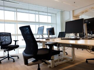 20% van Nederlanders ontevreden met baan, maar blijft doorwerken: 'Voelen zich opgesloten'