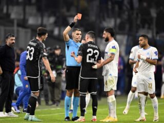 Ajax probeert test regels tijdens Future Cup: wordt voetbal er leuker van?