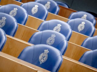 Hoe Schoof met zijn Stikstofcommissie het hele land kapot vergadert