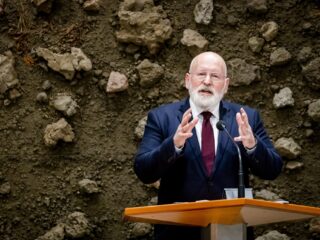 Frans Timmermans (GroenLinks-PvdA) eist in brief opnieuw opheldering van informateur Plasterk over stand formatie