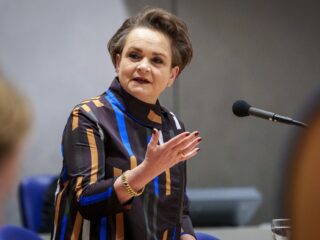 Alexandra van Huffelen wil met D66 naar het midden: 'Mensen teleurgesteld in extremen'