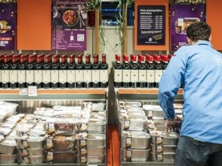Stand.nl: 'Het is schandalig dat supermarktmedewerkers niet veilig kunnen werken'