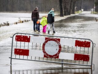 Hoe kunnen we het beste omgaan met hoog water?