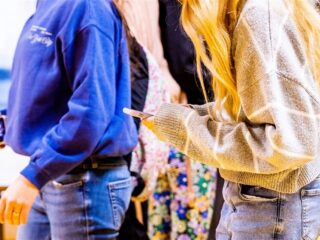 Stand.nl: 'We moeten ons serieus zorgen maken om de mentale gezondheid van meisjes'