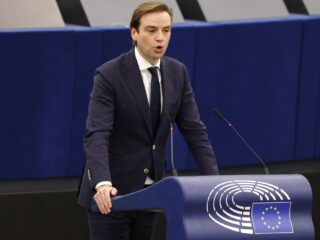 Europarlementariër Malik Azmani (VVD): 'Minder geld naar landbouw, meer naar veiligheid'