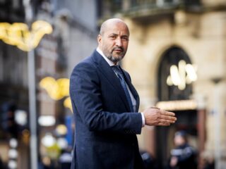 Korans uitdelen in Arnhem volgens burgemeester Marcouch een 'vreedzame tegenactie'