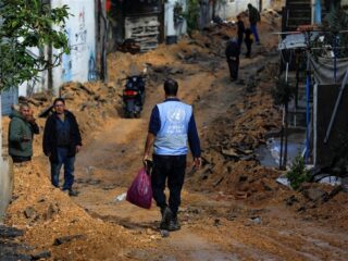 Podcast De Dag: mengt Hamas zich in UNRWA?