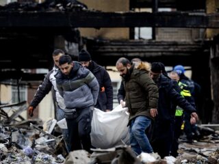 Familie haalt lichaam Kamran (43) onder puin in Rotterdam