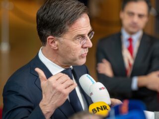 Moet Rutte zich zorgen maken over NAVO-baan? 'Daarover moet je onderhandelen'