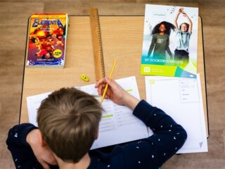 Stand.nl: 'We moeten terug naar één doorstroomtoets voor alle basisschoolleerlingen'
