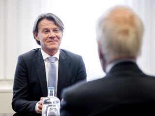 Wie wil zitting nemen in een extraparlementair kabinet?